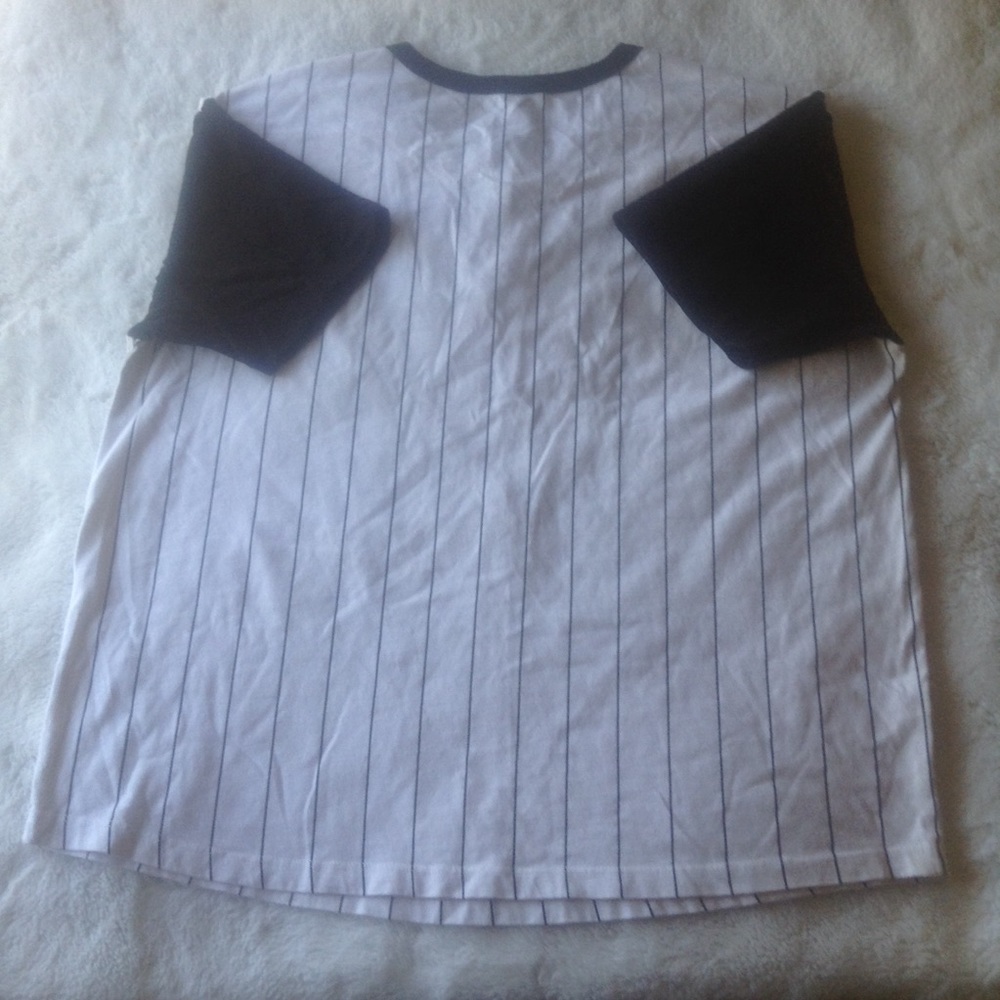 T-Shirt - Picture 2 of 2